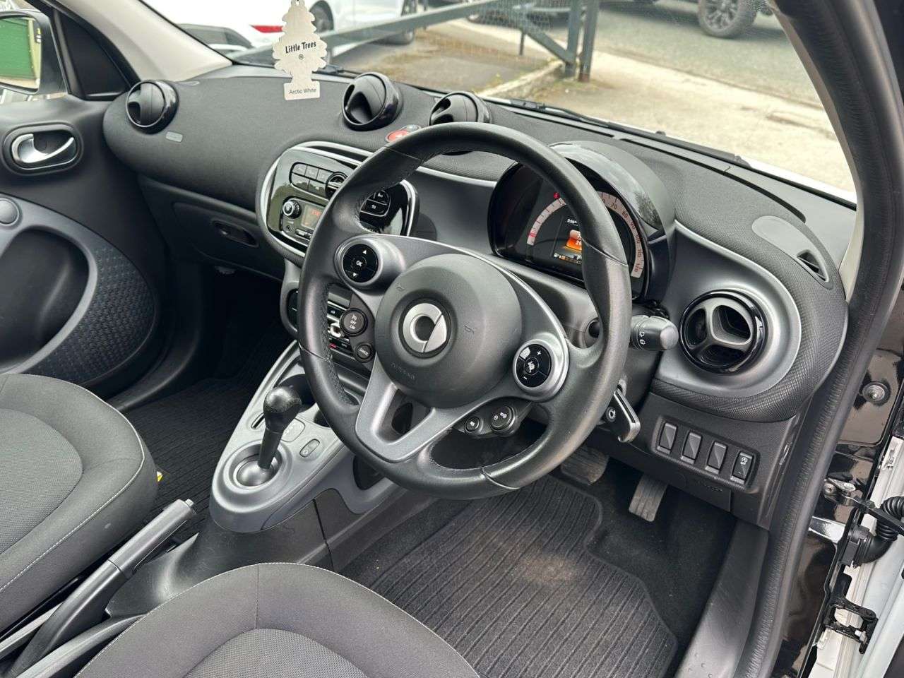 2017 SMART FORFOUR 2017 SMART FORFOUR