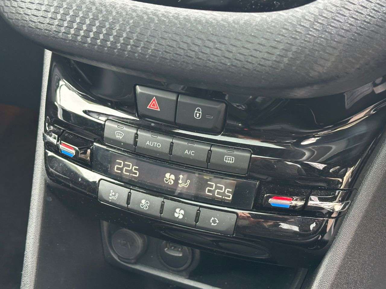 2019 PEUGEOT 2008 2019 PEUGEOT 2008