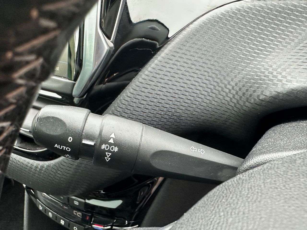 2019 PEUGEOT 2008 2019 PEUGEOT 2008