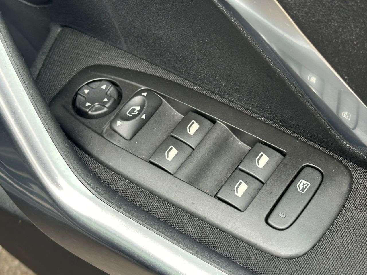 2019 PEUGEOT 2008 2019 PEUGEOT 2008