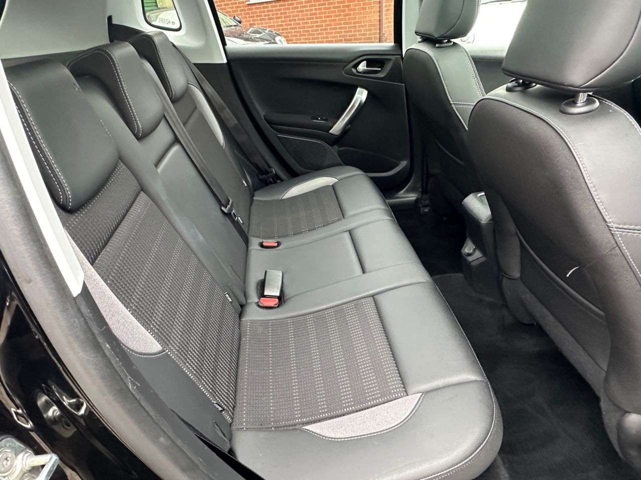 2019 PEUGEOT 2008 2019 PEUGEOT 2008