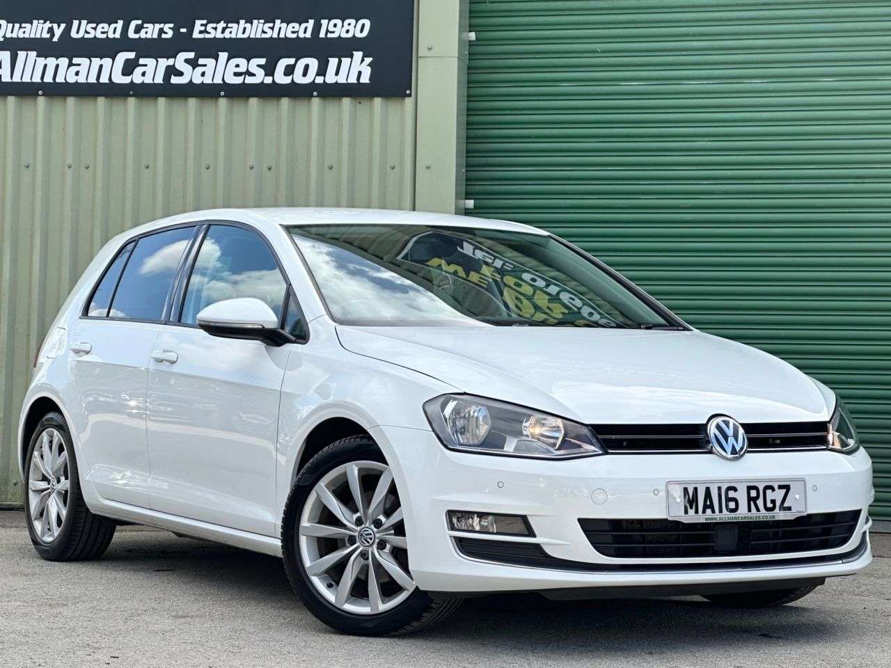 A 2016 VOLKSWAGEN GOLF 2.0 TDI BlueMotion Tech GT Hatchback 5dr Diesel Manual Euro 6 (s/s) (150 ps A 2016 VOLKSWAGEN GOLF 2.0 TDI BlueMotion Tech GT Hatchback 5dr Diesel Manual Euro 6 (s/s) (150 ps