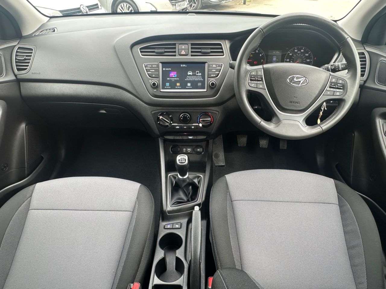 A 2018 HYUNDAI I20 1.2 SE Launch Edition Hatchback 5dr Petrol Manual Euro 6 (s/s) (84 ps) 3 OW A 2018 HYUNDAI I20 1.2 SE Launch Edition Hatchback 5dr Petrol Manual Euro 6 (s/s) (84 ps) 3 OW