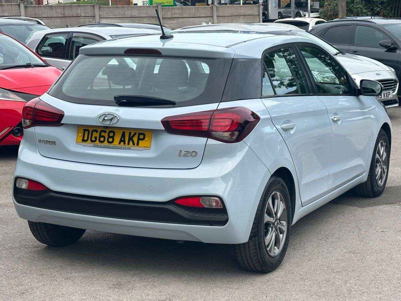 A 2018 HYUNDAI I20 1.2 SE Launch Edition Hatchback 5dr Petrol Manual Euro 6 (s/s) (84 ps) 3 OW A 2018 HYUNDAI I20 1.2 SE Launch Edition Hatchback 5dr Petrol Manual Euro 6 (s/s) (84 ps) 3 OW