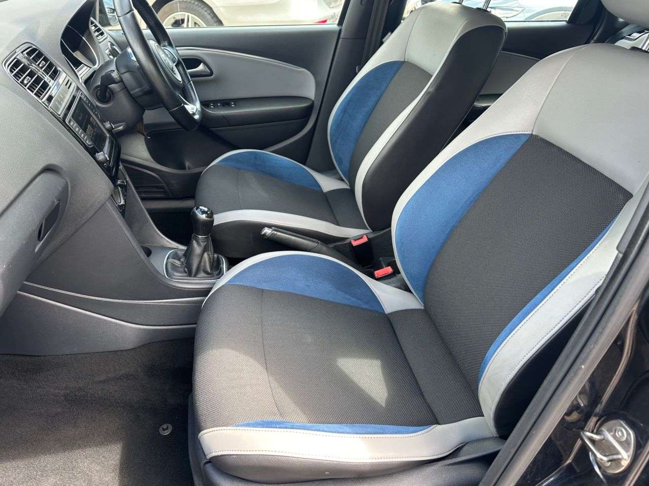 2015 VOLKSWAGEN POLO 2015 VOLKSWAGEN POLO
