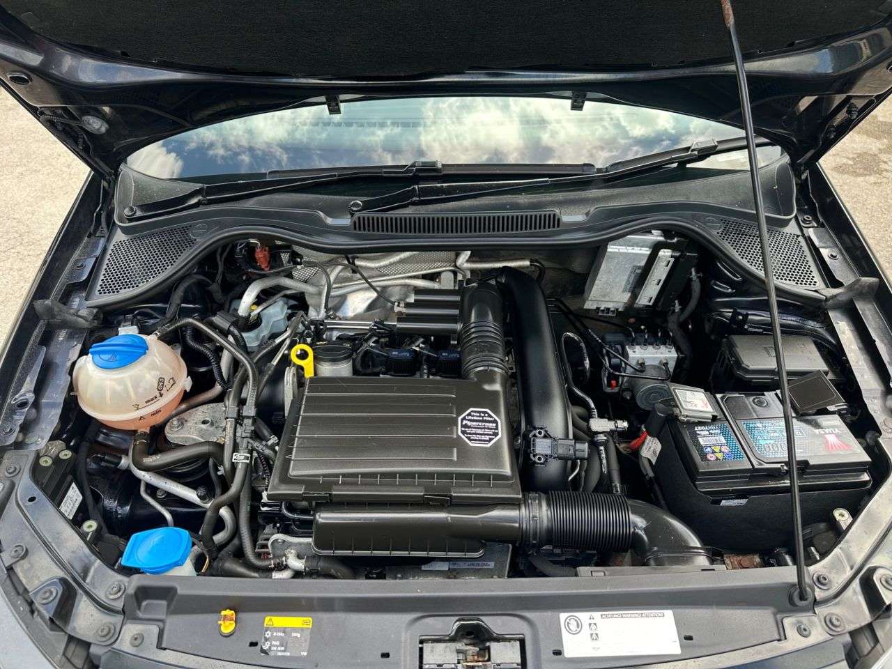 2015 VOLKSWAGEN POLO 2015 VOLKSWAGEN POLO