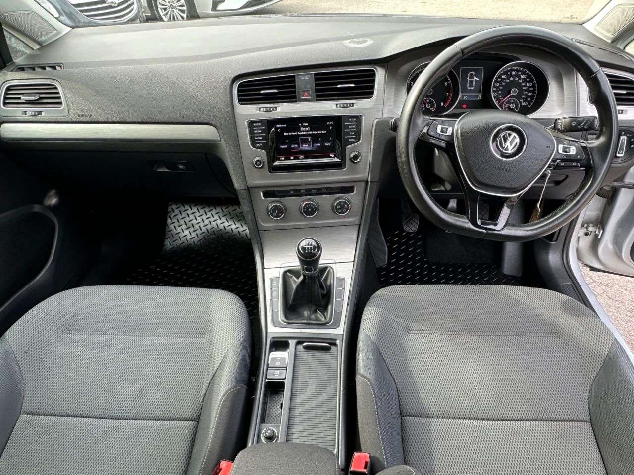 A 2014 VOLKSWAGEN GOLF 1.4 TSI BlueMotion Tech SE Hatchback 3dr Petrol Manual Euro 5 (s/s) (122 ps A 2014 VOLKSWAGEN GOLF 1.4 TSI BlueMotion Tech SE Hatchback 3dr Petrol Manual Euro 5 (s/s) (122 ps