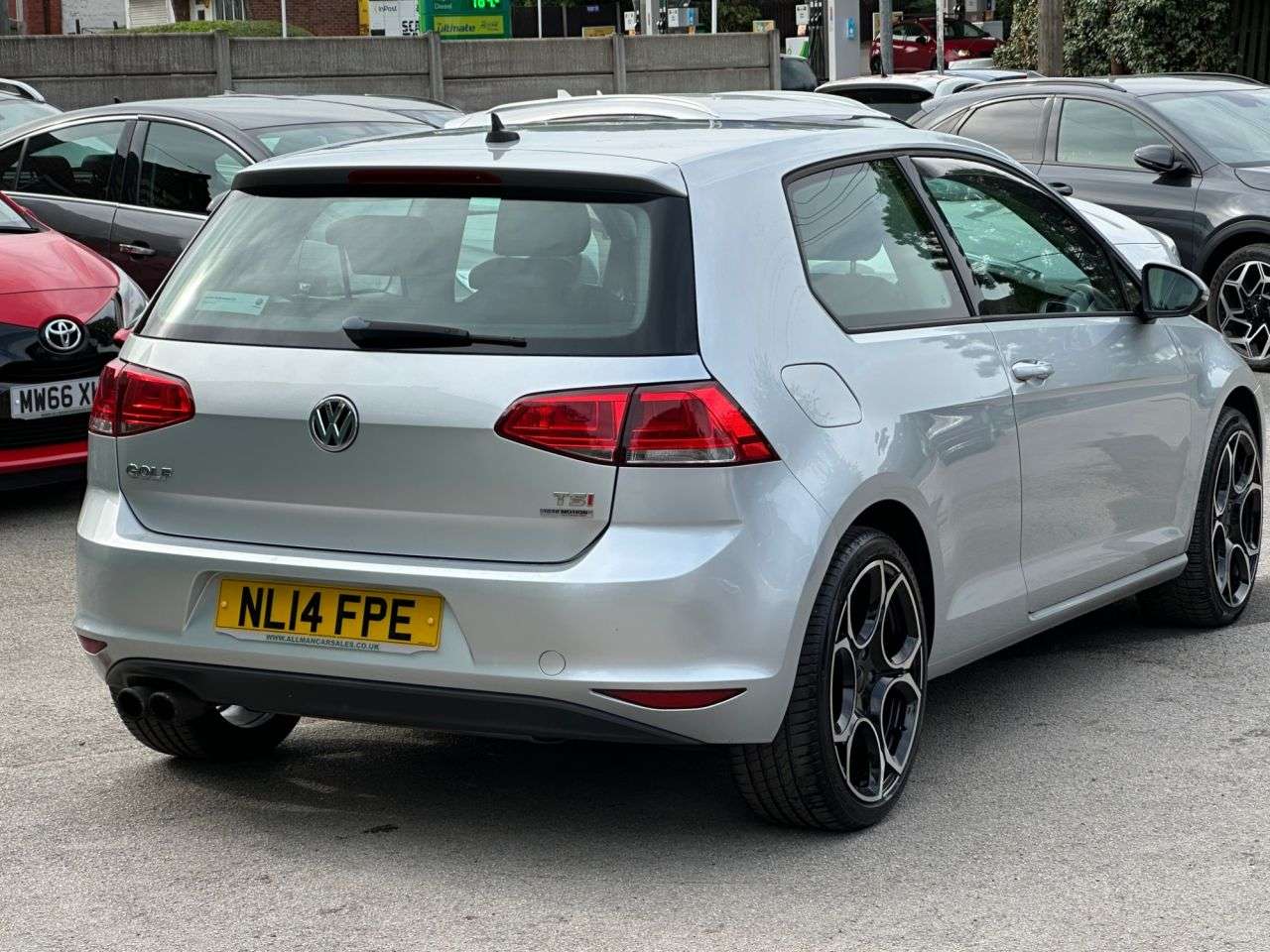 A 2014 VOLKSWAGEN GOLF 1.4 TSI BlueMotion Tech SE Hatchback 3dr Petrol Manual Euro 5 (s/s) (122 ps A 2014 VOLKSWAGEN GOLF 1.4 TSI BlueMotion Tech SE Hatchback 3dr Petrol Manual Euro 5 (s/s) (122 ps
