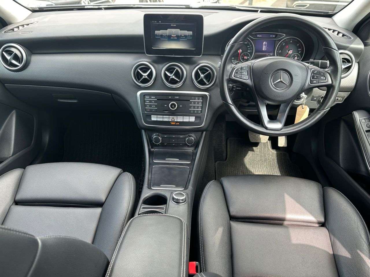 A 2017 MERCEDES-BENZ A-CLASS 1.5 A180d SE Hatchback 5dr Diesel 7G-DCT Euro 6 (s/s) (109 ps) A 2017 MERCEDES-BENZ A-CLASS 1.5 A180d SE Hatchback 5dr Diesel 7G-DCT Euro 6 (s/s) (109 ps)
