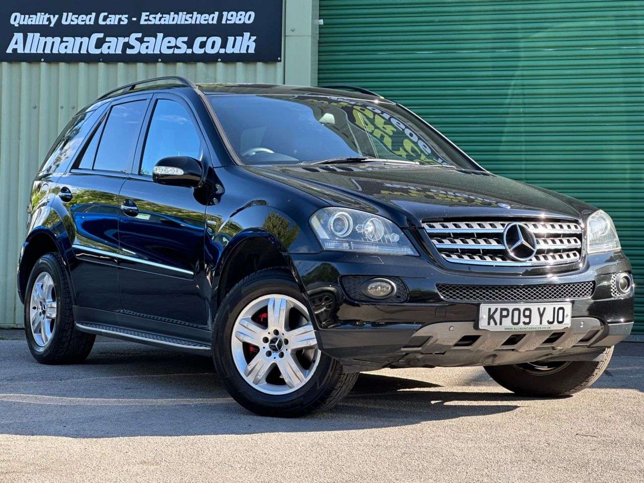 A 2009 MERCEDES-BENZ M-CLASS 3.0 ML320 CDI Edition 10 SUV 5dr Diesel 7G-Tronic (254 g/km, 221 bhp) SERVI A 2009 MERCEDES-BENZ M-CLASS 3.0 ML320 CDI Edition 10 SUV 5dr Diesel 7G-Tronic (254 g/km, 221 bhp) SERVI