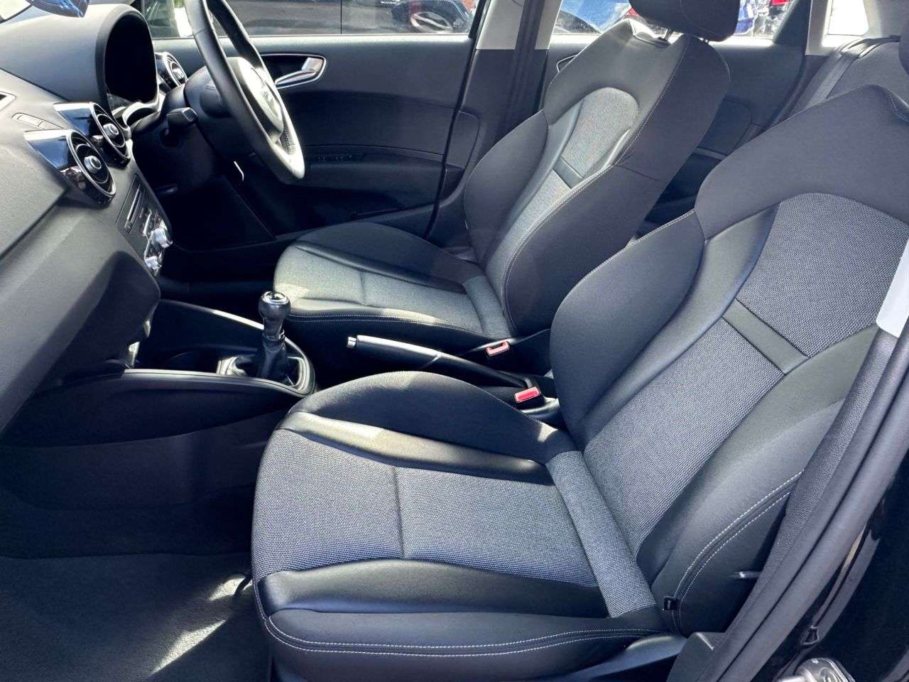 2017 AUDI A1 2017 AUDI A1