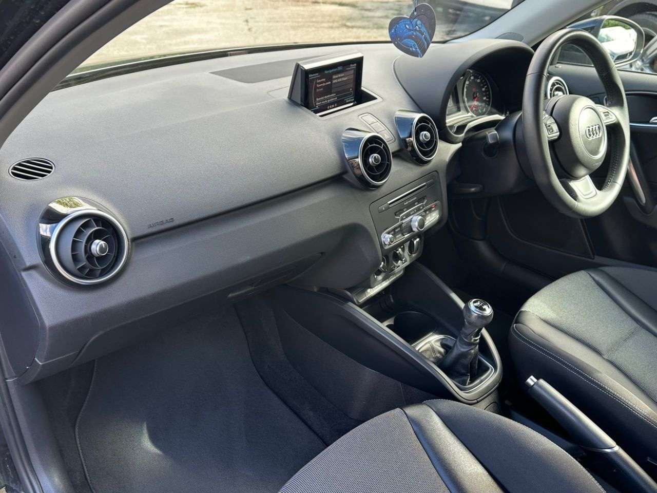 2017 AUDI A1 2017 AUDI A1