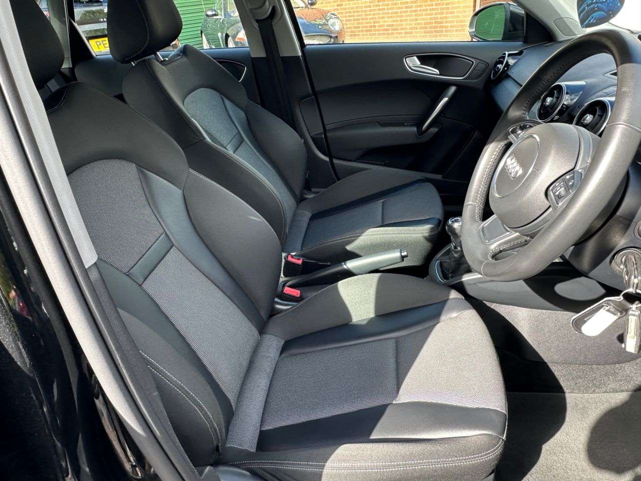 2017 AUDI A1 2017 AUDI A1