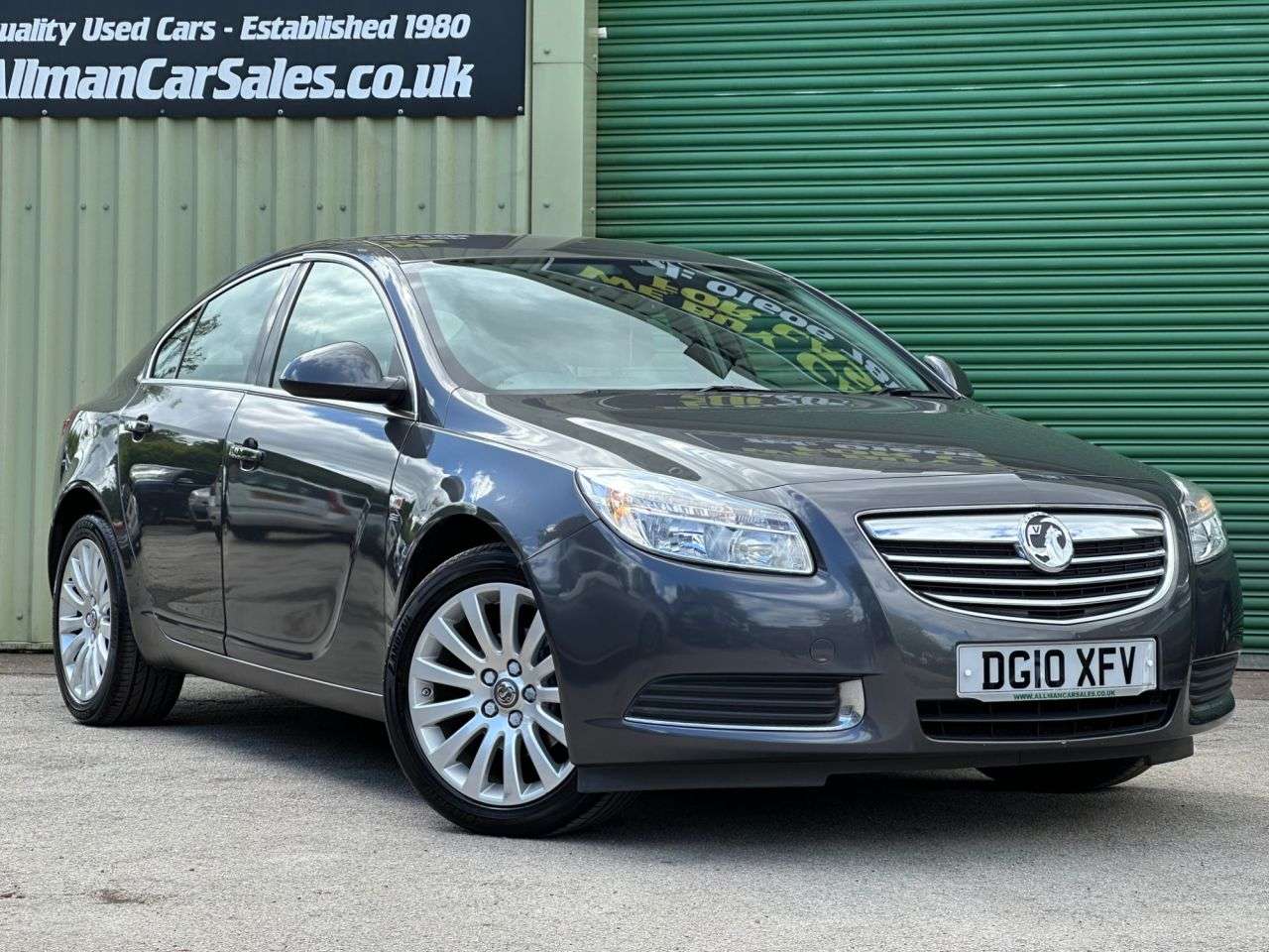 A 2010 VAUXHALL INSIGNIA 2.0 CDTi SE Hatchback 5dr Diesel Auto Euro 5 (130 ps) A 2010 VAUXHALL INSIGNIA 2.0 CDTi SE Hatchback 5dr Diesel Auto Euro 5 (130 ps)