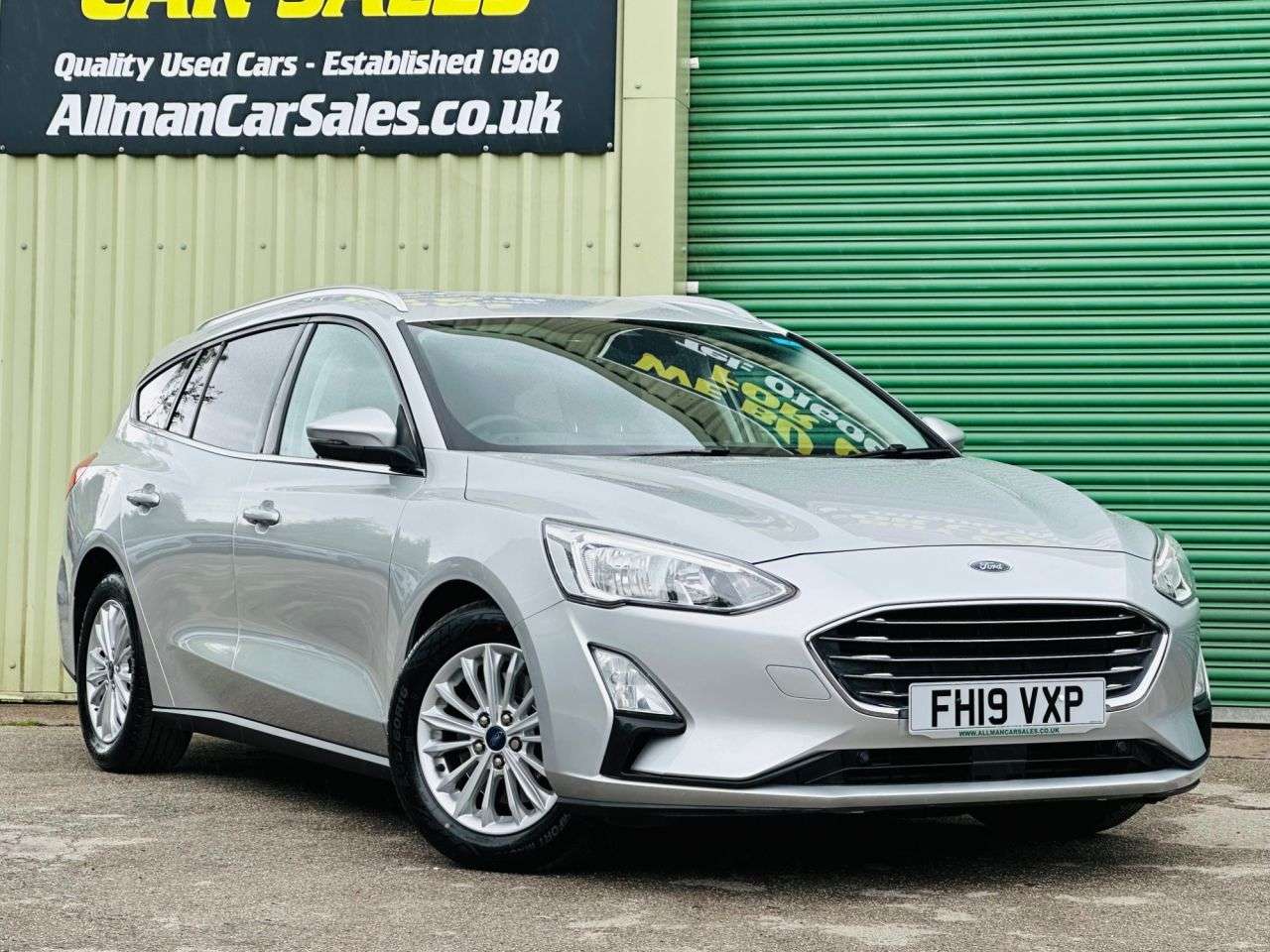 A 2019 FORD FOCUS 1.0T EcoBoost Titanium Estate 5dr Petrol Auto Euro 6 (s/s) (125 ps) A 2019 FORD FOCUS 1.0T EcoBoost Titanium Estate 5dr Petrol Auto Euro 6 (s/s) (125 ps)