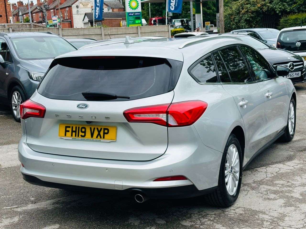 A 2019 FORD FOCUS 1.0T EcoBoost Titanium Estate 5dr Petrol Auto Euro 6 (s/s) (125 ps) A 2019 FORD FOCUS 1.0T EcoBoost Titanium Estate 5dr Petrol Auto Euro 6 (s/s) (125 ps)