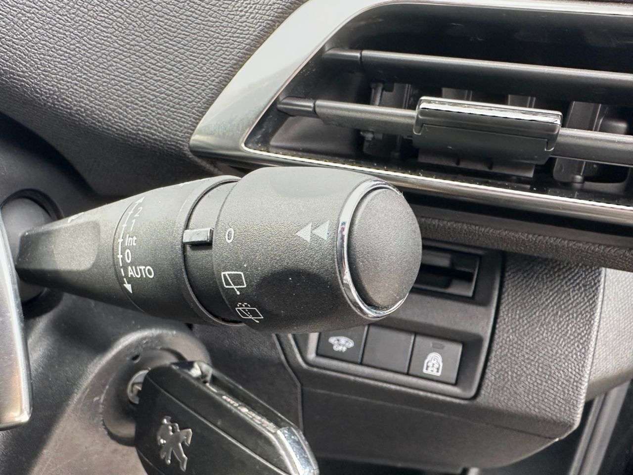2020 PEUGEOT 3008 2020 PEUGEOT 3008