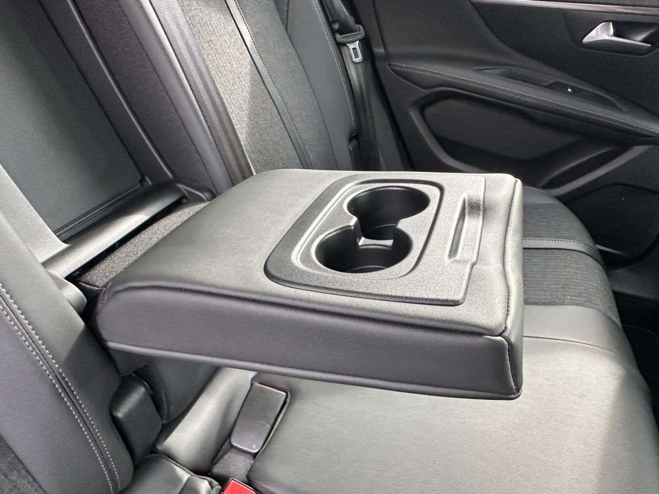 2020 PEUGEOT 3008 2020 PEUGEOT 3008