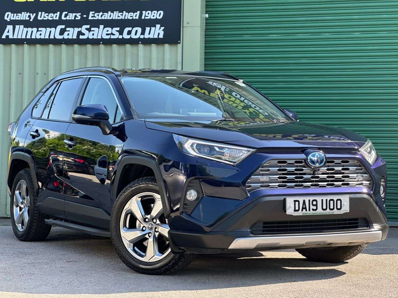A 2019 TOYOTA RAV4 2.5 VVT-h Excel SUV 5dr Petrol Hybrid CVT 4WD Euro 6 (s/s) (222 ps) FULL TO A 2019 TOYOTA RAV4 2.5 VVT-h Excel SUV 5dr Petrol Hybrid CVT 4WD Euro 6 (s/s) (222 ps) FULL TO
