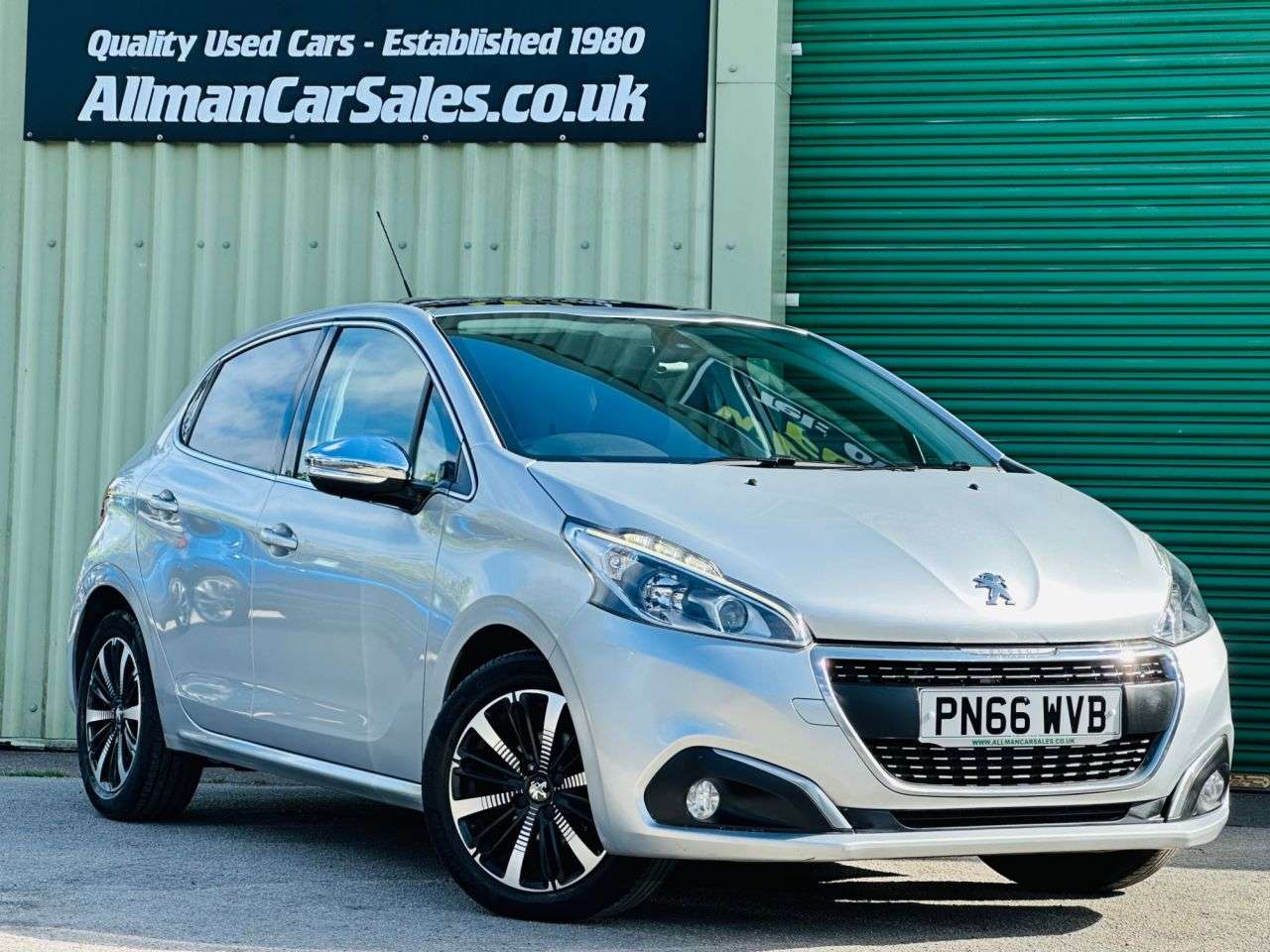A 2016 PEUGEOT 208 1.2 PureTech Allure Premium Hatchback 5dr Petrol Manual Euro 6 (82 ps) 1 OW A 2016 PEUGEOT 208 1.2 PureTech Allure Premium Hatchback 5dr Petrol Manual Euro 6 (82 ps) 1 OW