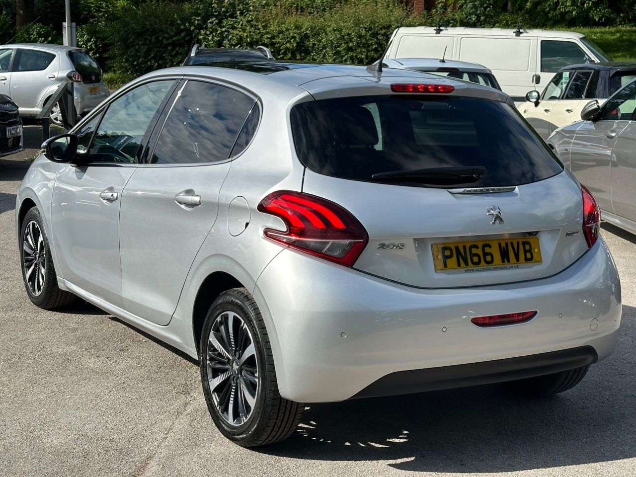 2016 PEUGEOT 208 2016 PEUGEOT 208