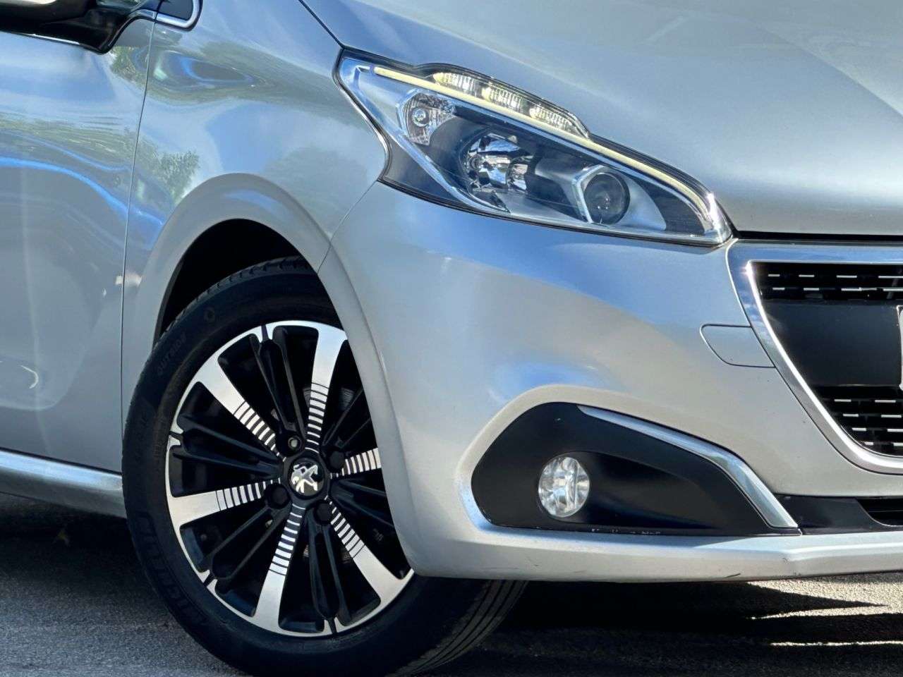 2016 PEUGEOT 208 2016 PEUGEOT 208