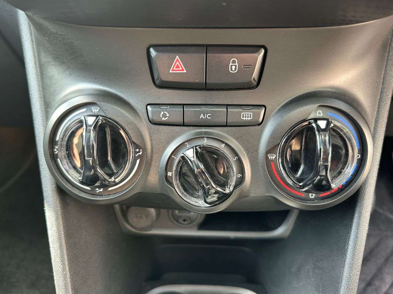 2016 PEUGEOT 208 2016 PEUGEOT 208