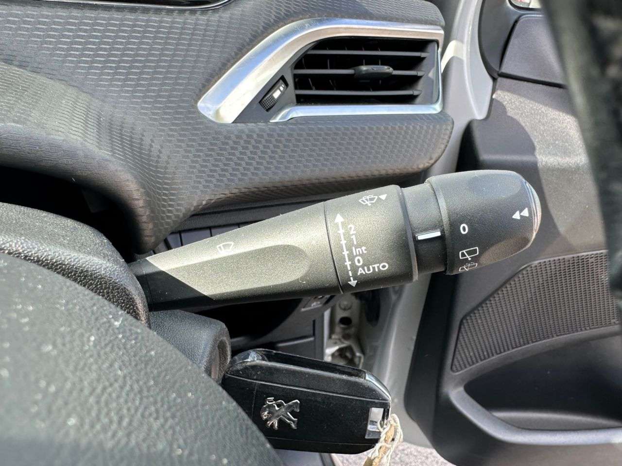 2016 PEUGEOT 208 2016 PEUGEOT 208