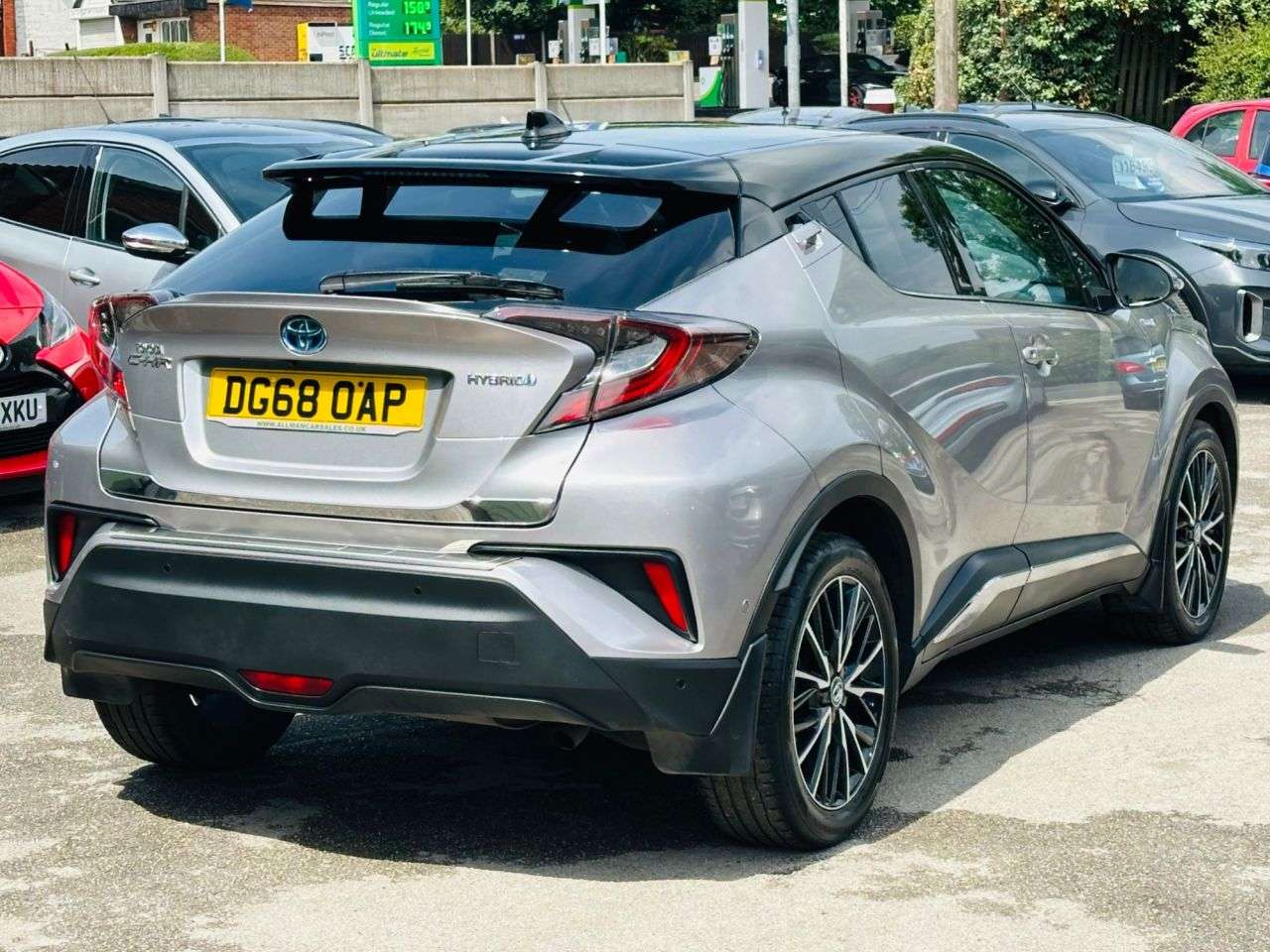 A 2018 TOYOTA C-HR 1.8 VVT-h Design SUV 5dr Petrol Hybrid CVT Euro 6 (s/s) (122 ps) A 2018 TOYOTA C-HR 1.8 VVT-h Design SUV 5dr Petrol Hybrid CVT Euro 6 (s/s) (122 ps)