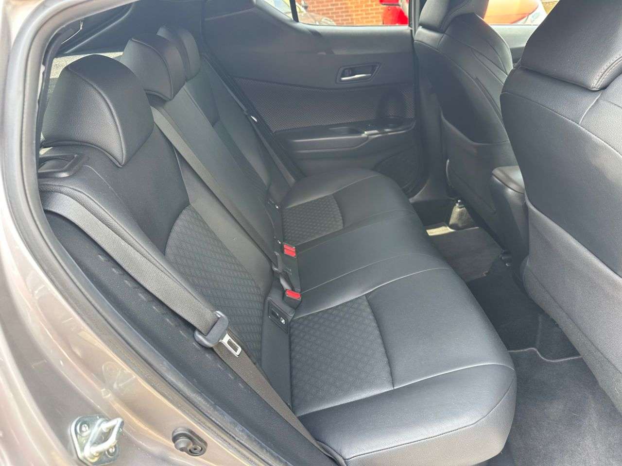 2018 TOYOTA C-HR 2018 TOYOTA C-HR