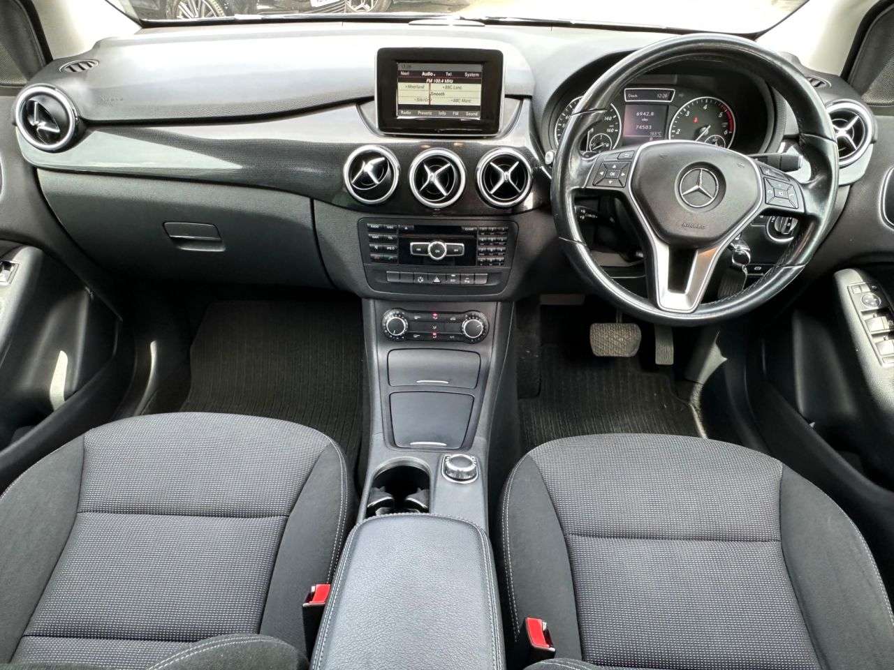 A 2014 MERCEDES-BENZ B-CLASS 1.5 B180 CDI SE MPV 5dr Diesel 7G-DCT Euro 5 (s/s) (109 ps) A 2014 MERCEDES-BENZ B-CLASS 1.5 B180 CDI SE MPV 5dr Diesel 7G-DCT Euro 5 (s/s) (109 ps)