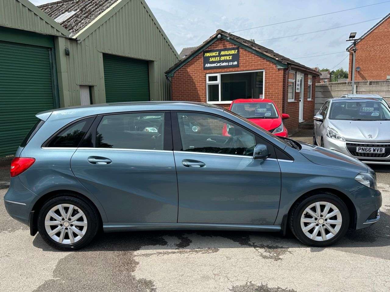 A 2014 MERCEDES-BENZ B-CLASS 1.5 B180 CDI SE MPV 5dr Diesel 7G-DCT Euro 5 (s/s) (109 ps) A 2014 MERCEDES-BENZ B-CLASS 1.5 B180 CDI SE MPV 5dr Diesel 7G-DCT Euro 5 (s/s) (109 ps)