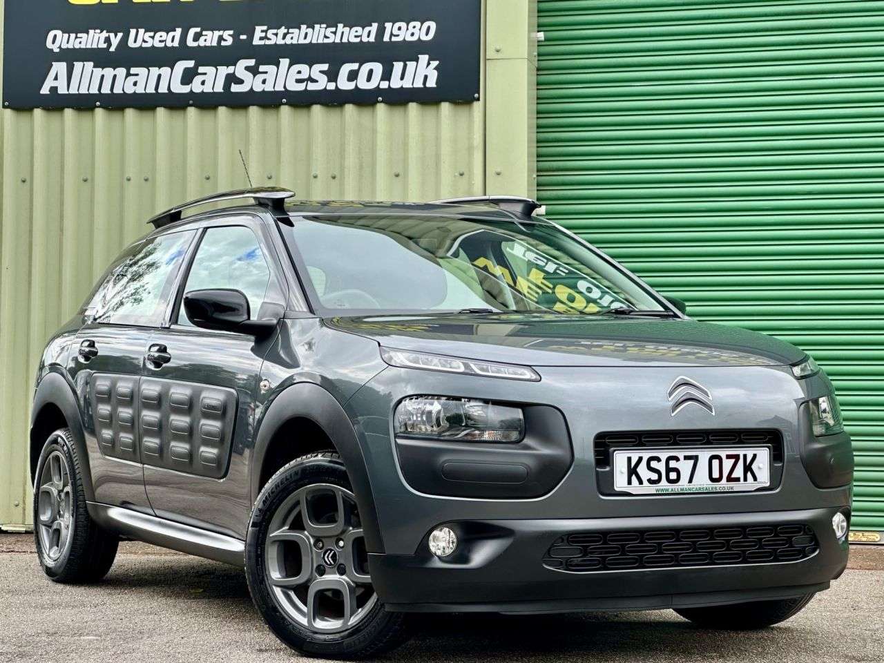 A 2017 CITROEN C4 CACTUS 1.6 BlueHDi Feel Hatchback 5dr Diesel Manual Euro 6 (100 ps) A 2017 CITROEN C4 CACTUS 1.6 BlueHDi Feel Hatchback 5dr Diesel Manual Euro 6 (100 ps)