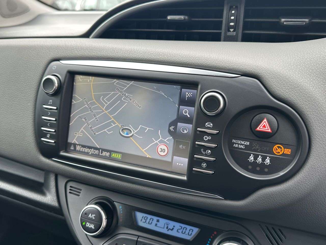 A 2019 TOYOTA YARIS 1.5 VVT-h Icon Tech Hatchback 5dr Petrol Hybrid E-CVT Euro 6 (s/s) (100 ps) A 2019 TOYOTA YARIS 1.5 VVT-h Icon Tech Hatchback 5dr Petrol Hybrid E-CVT Euro 6 (s/s) (100 ps)