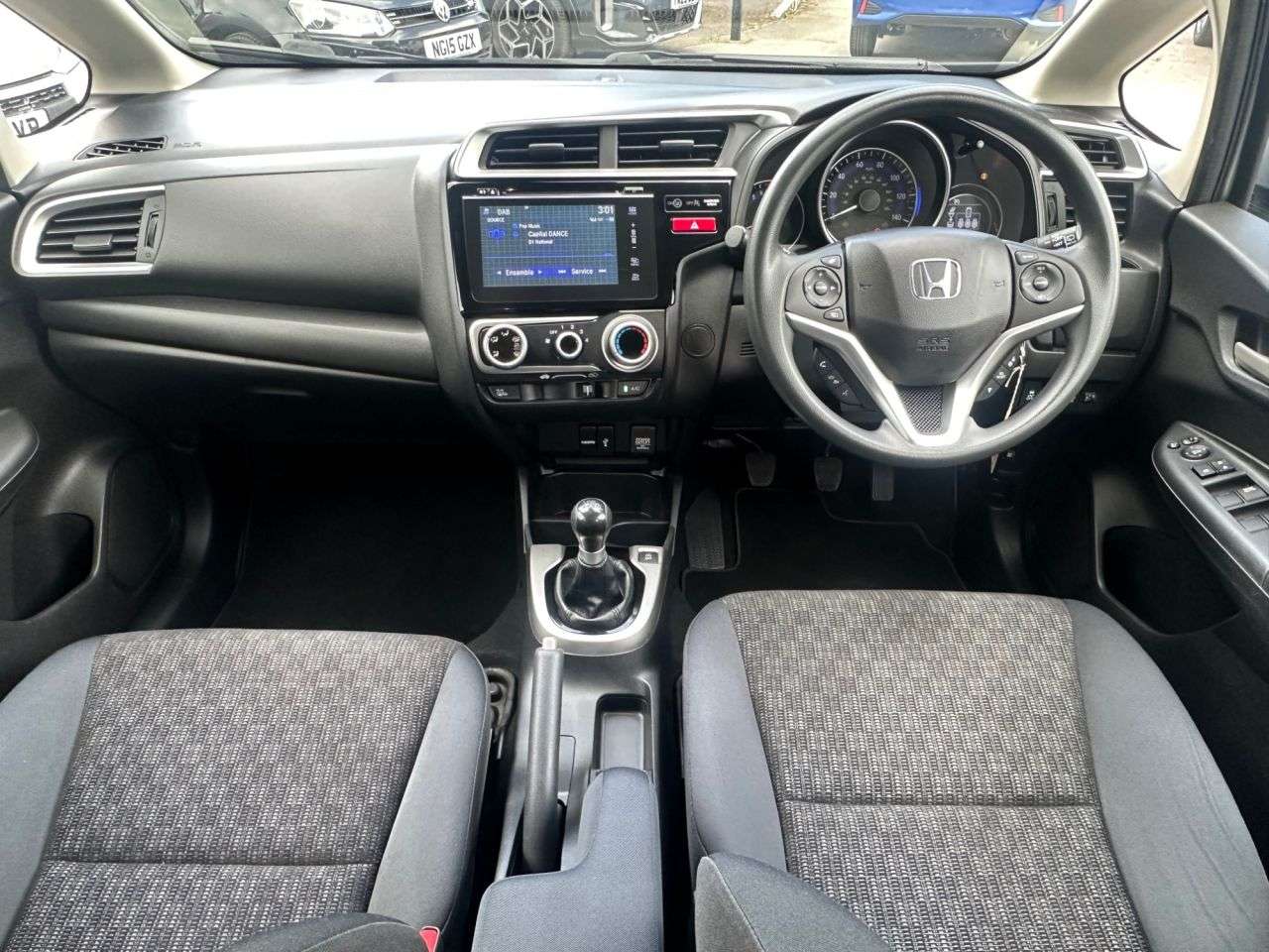 A 2017 HONDA JAZZ 1.3 i-VTEC SE Hatchback 5dr Petrol Manual Euro 6 (s/s) (102 ps) A 2017 HONDA JAZZ 1.3 i-VTEC SE Hatchback 5dr Petrol Manual Euro 6 (s/s) (102 ps)