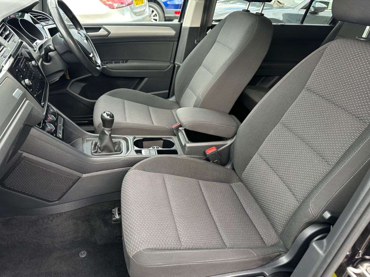 2018 VOLKSWAGEN TOURAN 2018 VOLKSWAGEN TOURAN