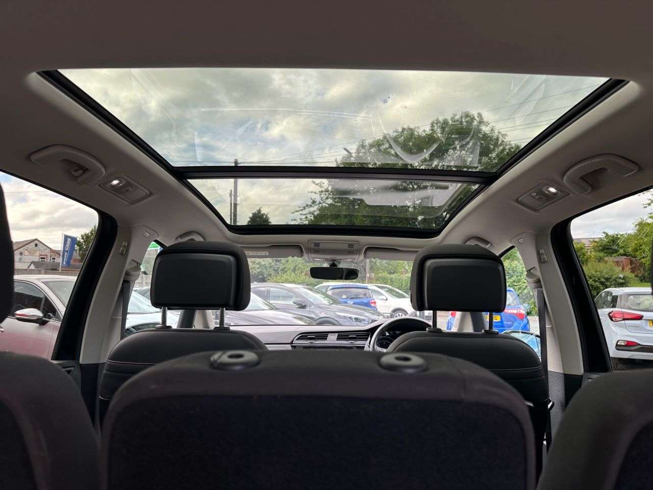 2018 VOLKSWAGEN TOURAN 2018 VOLKSWAGEN TOURAN