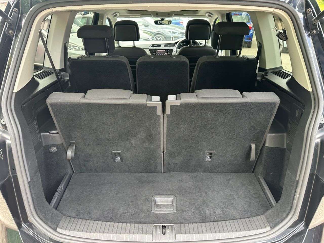 2018 VOLKSWAGEN TOURAN 2018 VOLKSWAGEN TOURAN