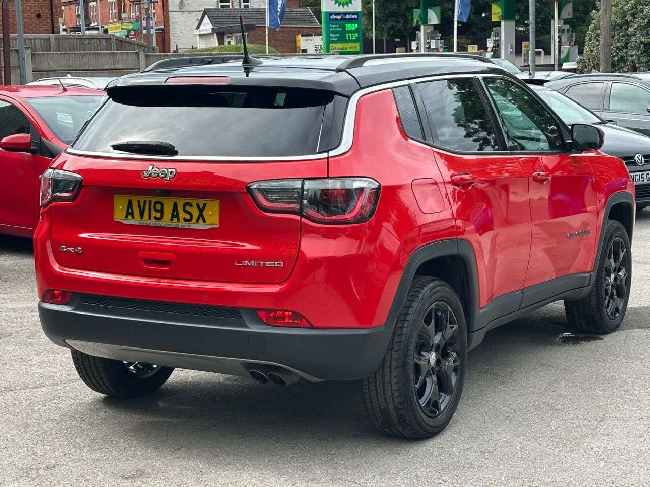 A 2019 JEEP COMPASS 1.4T MultiAirII Limited SUV 5dr Petrol Auto 4WD Euro 6 (s/s) (170 ps) A 2019 JEEP COMPASS 1.4T MultiAirII Limited SUV 5dr Petrol Auto 4WD Euro 6 (s/s) (170 ps)
