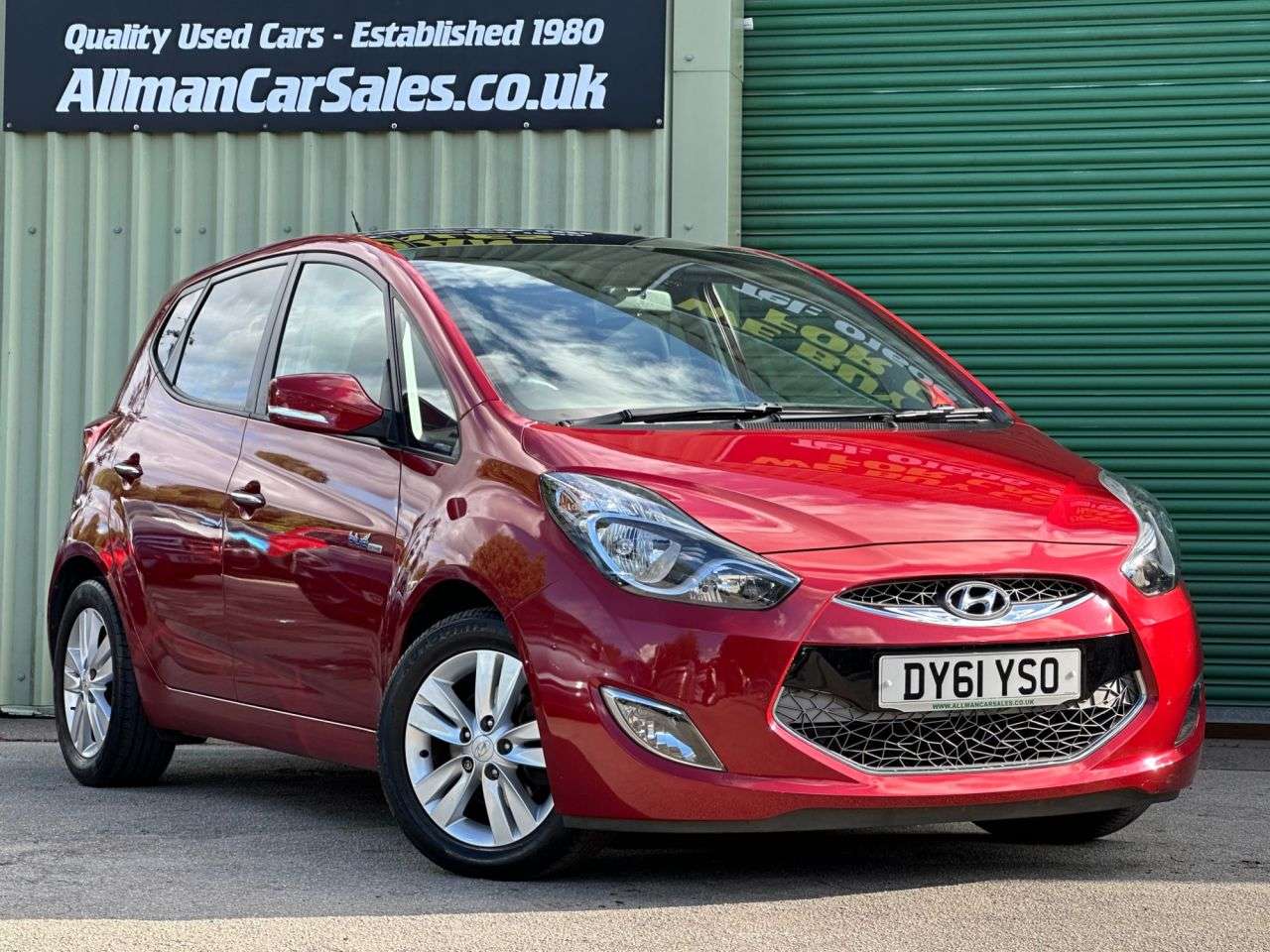 A 2011 HYUNDAI IX20 1.4 CRDi Style Hatchback 5dr Diesel Manual Euro 5 (s/s) (89 bhp) A 2011 HYUNDAI IX20 1.4 CRDi Style Hatchback 5dr Diesel Manual Euro 5 (s/s) (89 bhp)