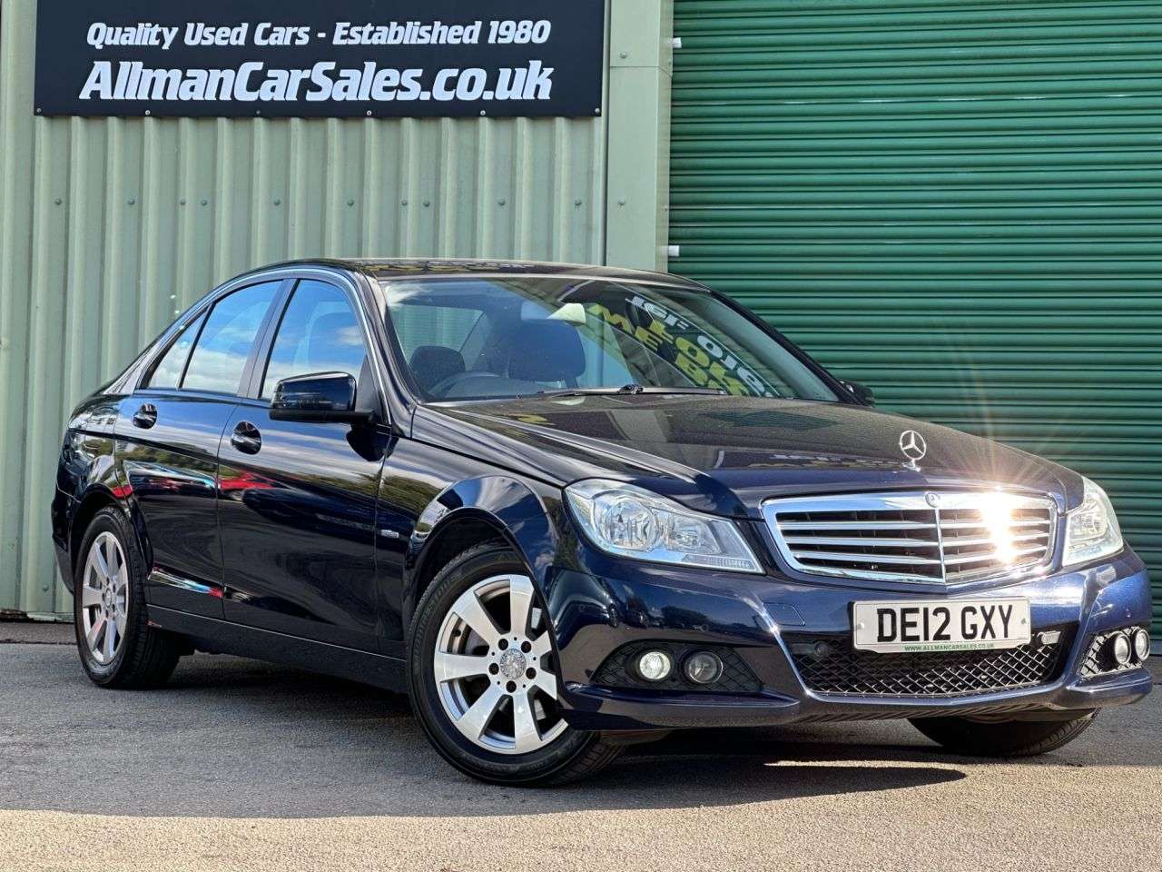 A 2012 MERCEDES-BENZ C CLASS 1.8 C180 BlueEfficiency SE Saloon 4dr Petrol G-Tronic+ Euro 5 (s/s) (156 ps A 2012 MERCEDES-BENZ C CLASS 1.8 C180 BlueEfficiency SE Saloon 4dr Petrol G-Tronic+ Euro 5 (s/s) (156 ps