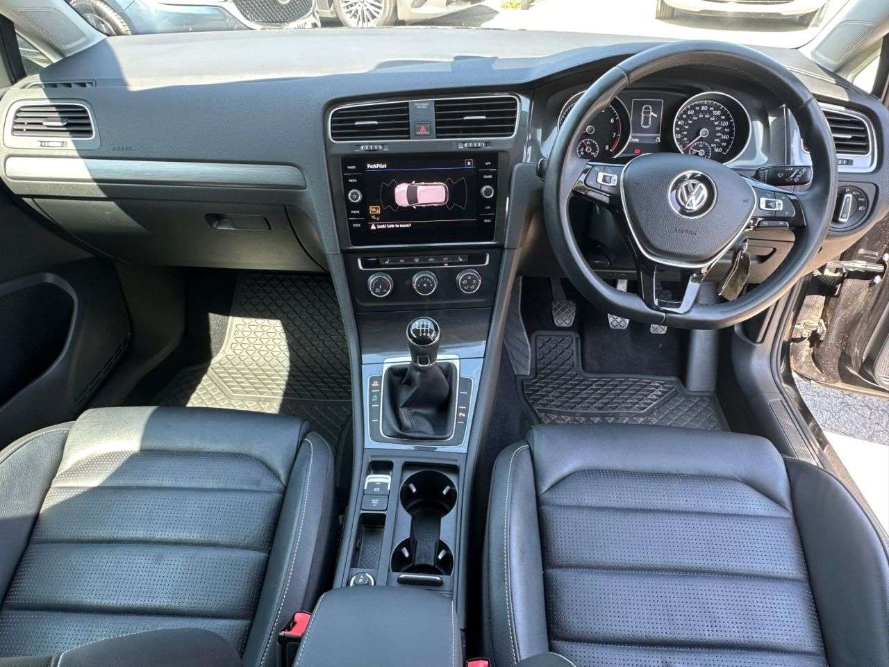 A 2018 VOLKSWAGEN GOLF 1.4 TSI SE Hatchback 3dr Petrol Manual Euro 6 (s/s) (125 ps) A 2018 VOLKSWAGEN GOLF 1.4 TSI SE Hatchback 3dr Petrol Manual Euro 6 (s/s) (125 ps)