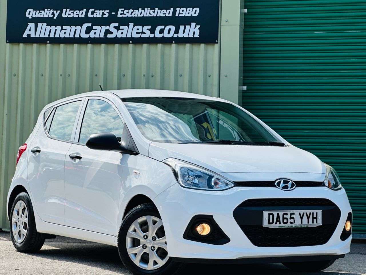 A 2015 HYUNDAI I10 1.0 S Hatchback 5dr Petrol Manual Euro 5 (66 ps) A 2015 HYUNDAI I10 1.0 S Hatchback 5dr Petrol Manual Euro 5 (66 ps)