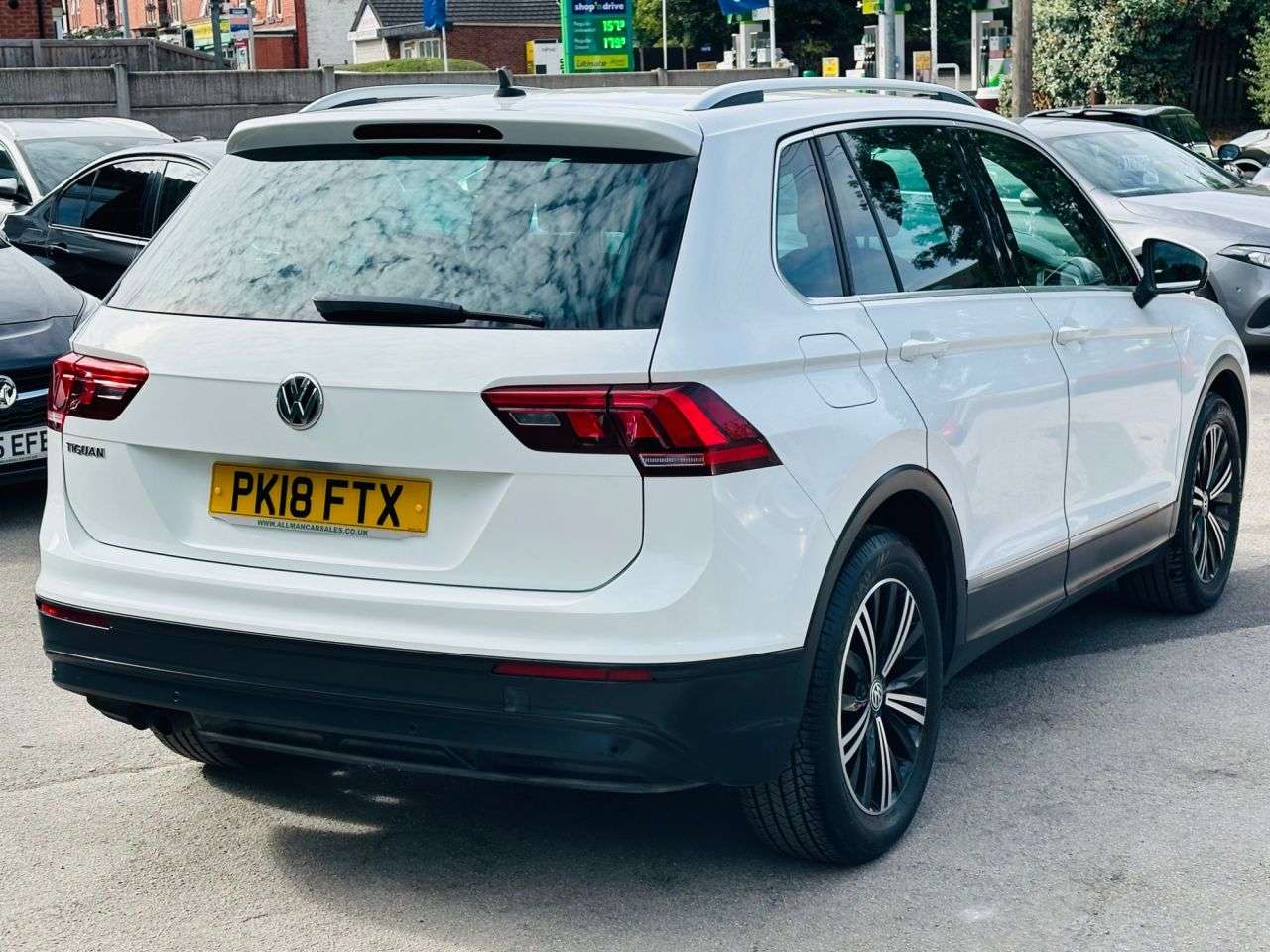 A 2018 VOLKSWAGEN TIGUAN 1.4 TSI SE Navigation SUV 5dr Petrol Manual Euro 6 (s/s) (125 ps) A 2018 VOLKSWAGEN TIGUAN 1.4 TSI SE Navigation SUV 5dr Petrol Manual Euro 6 (s/s) (125 ps)