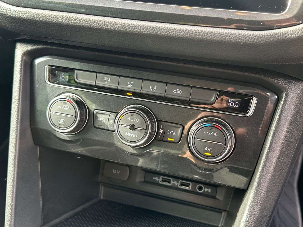2018 VOLKSWAGEN TIGUAN 2018 VOLKSWAGEN TIGUAN