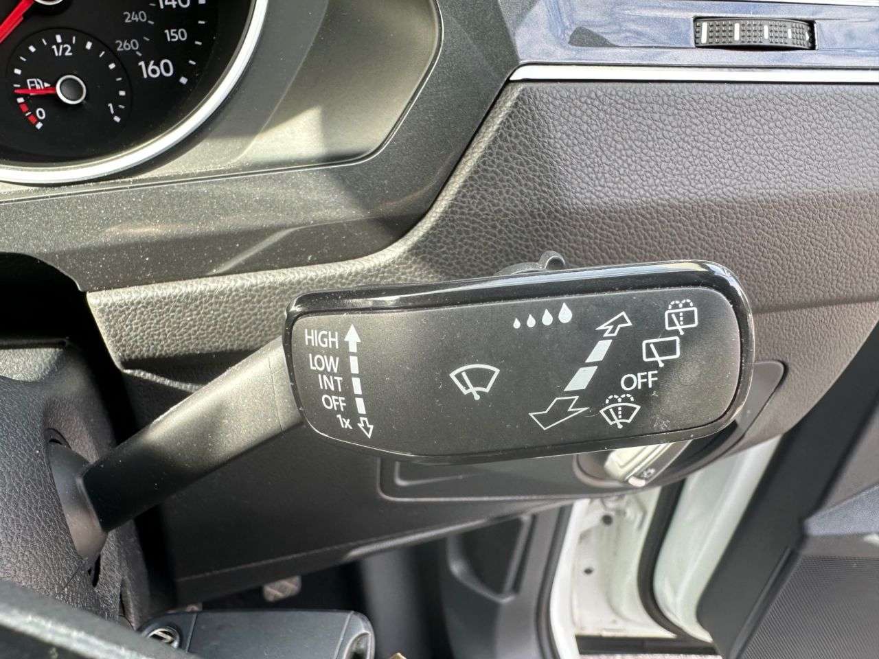 2018 VOLKSWAGEN TIGUAN 2018 VOLKSWAGEN TIGUAN