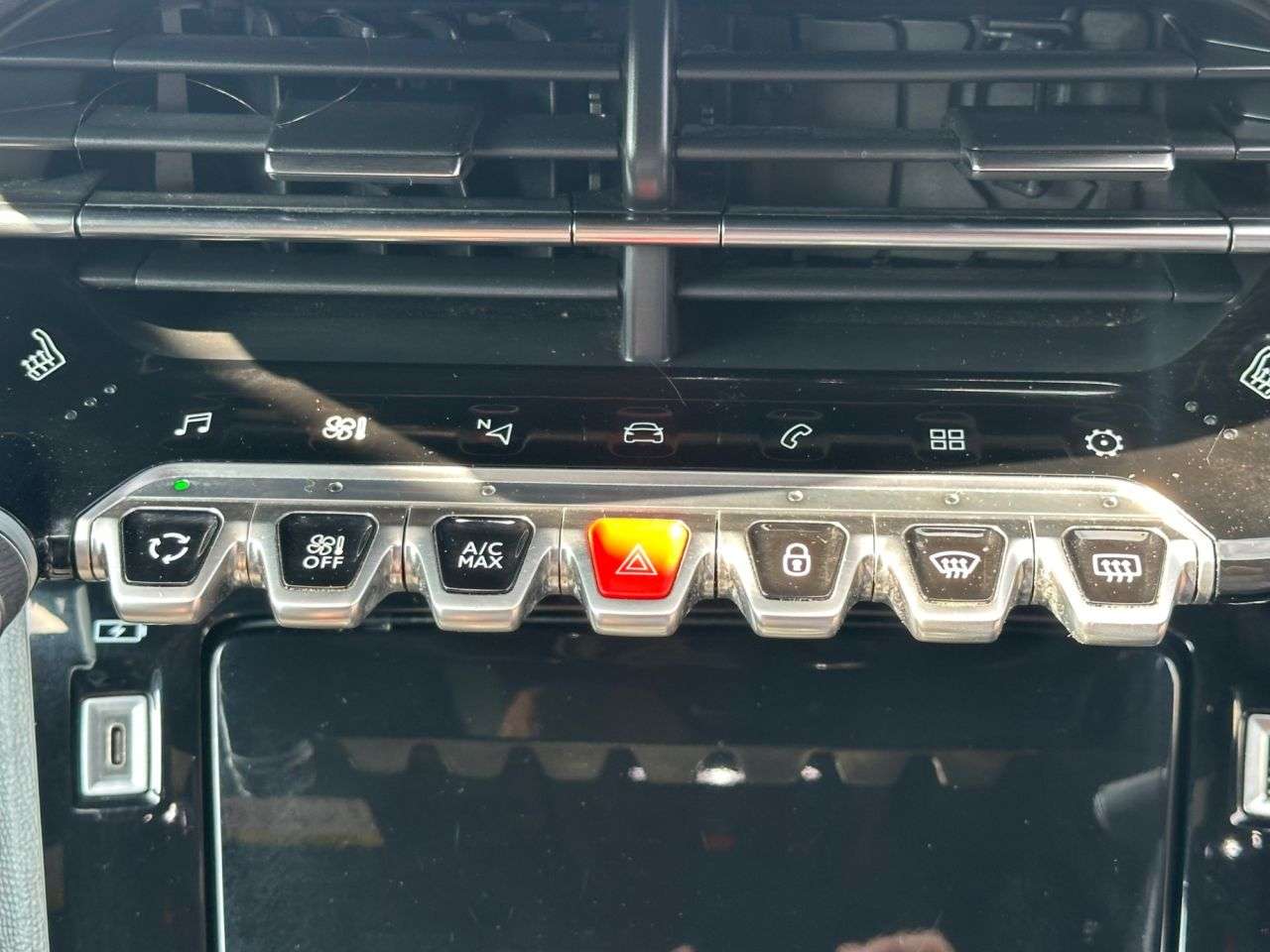 2021 PEUGEOT 2008 2021 PEUGEOT 2008