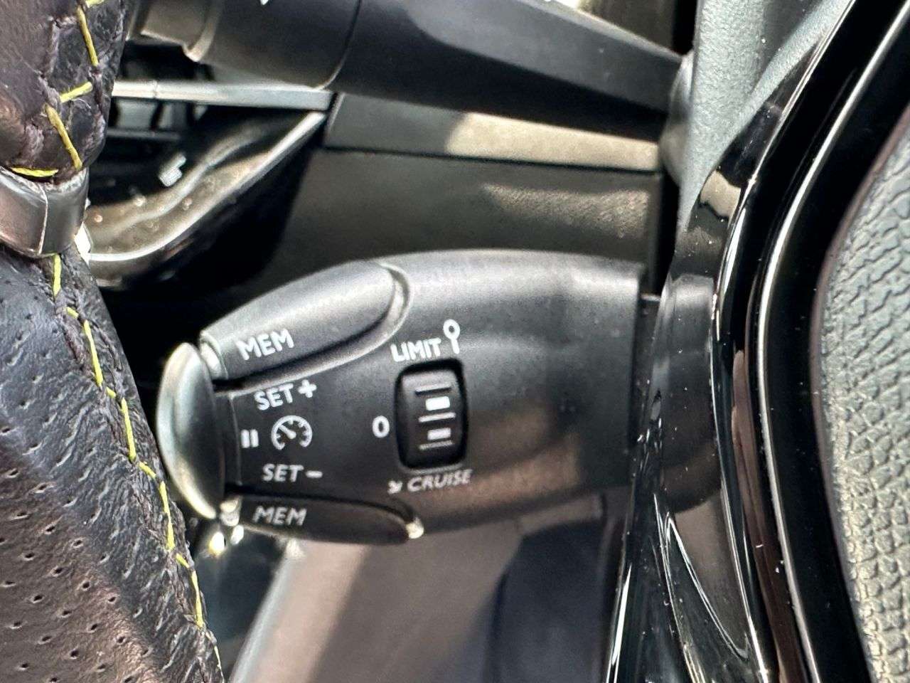 2021 PEUGEOT 2008 2021 PEUGEOT 2008