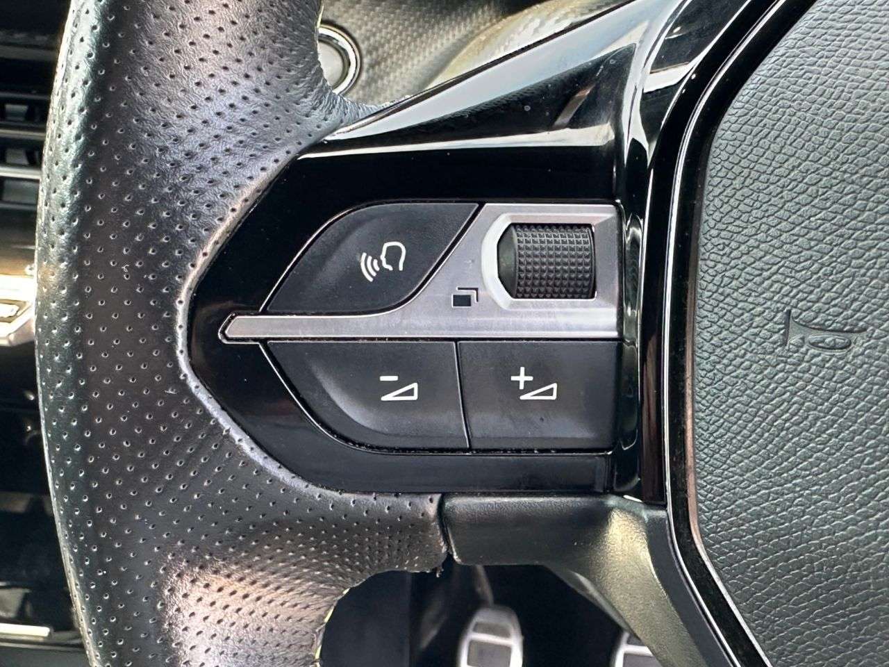 2021 PEUGEOT 2008 2021 PEUGEOT 2008