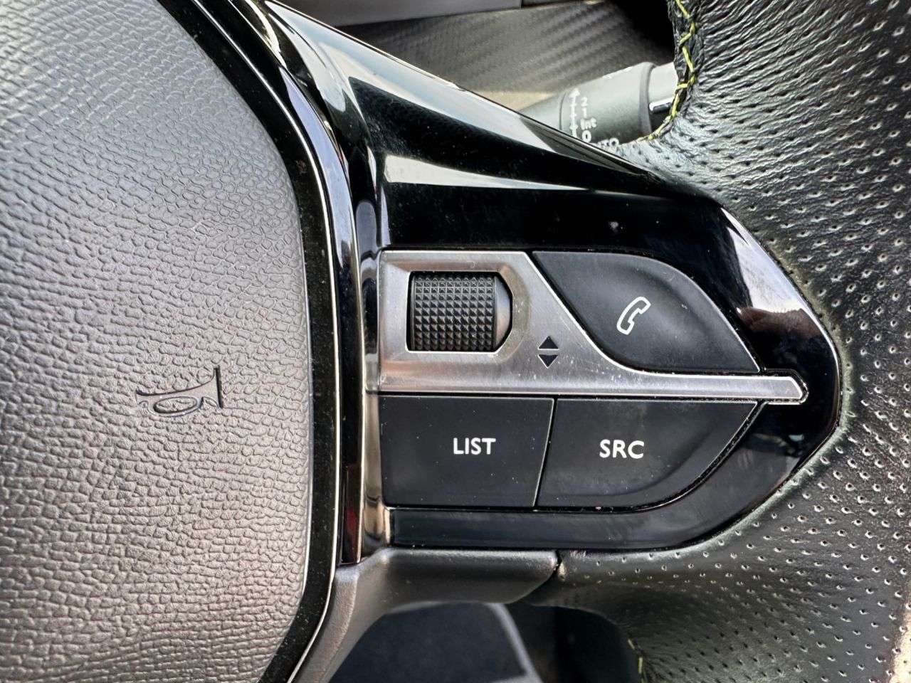 2021 PEUGEOT 2008 2021 PEUGEOT 2008